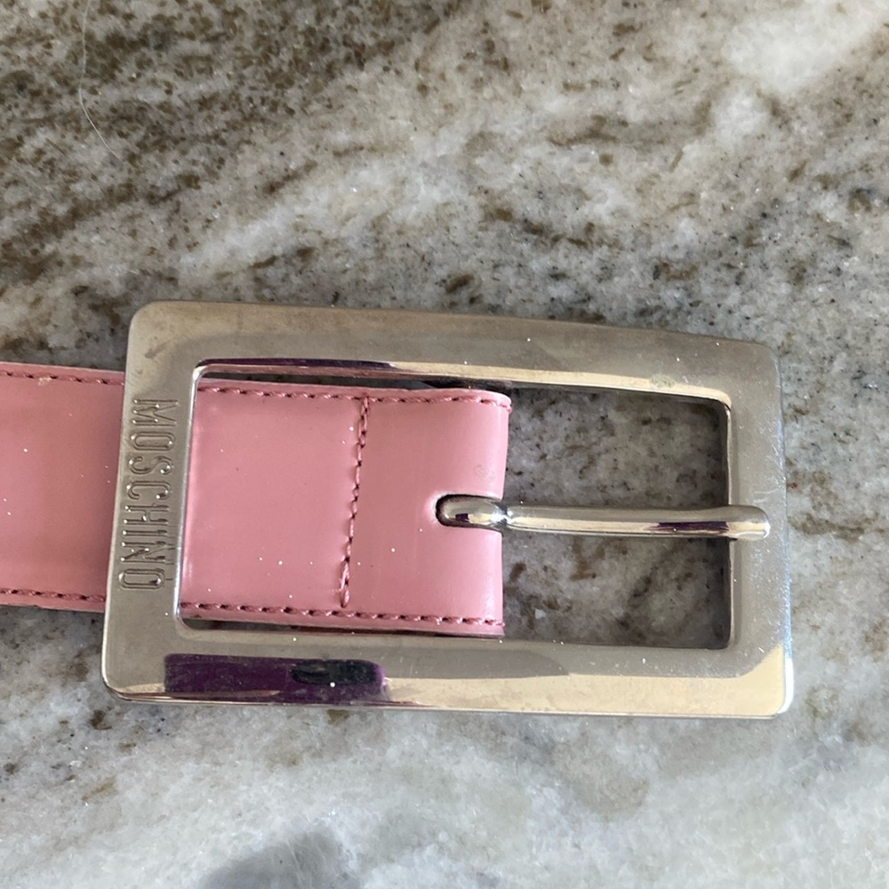 Made in Italy Moschino pink leather belt. Size 42.